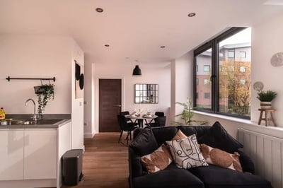 Flat Talbot Road in Trafford