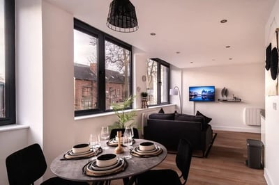 Flat Talbot Road in Trafford