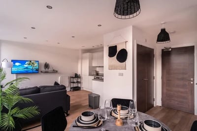 Flat Talbot Road in Trafford