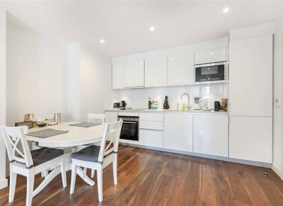 Flat Newman Street in City of Westminster