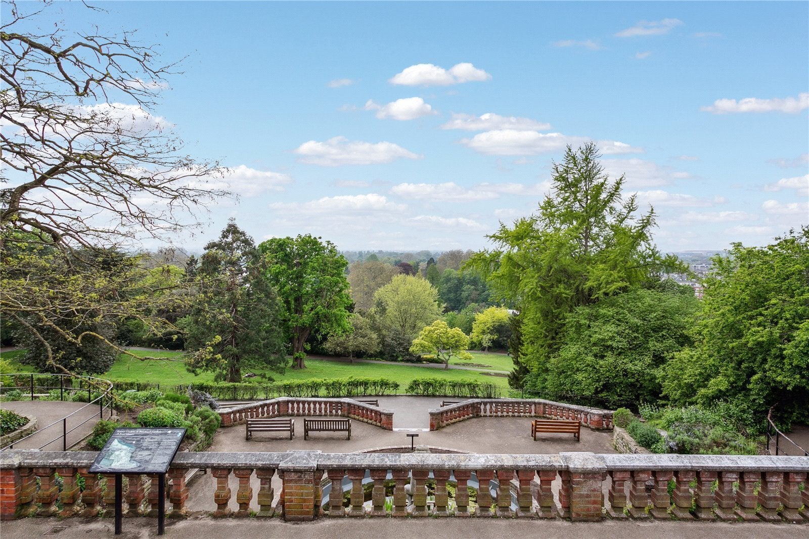Flat Richmond Hill in Greater London