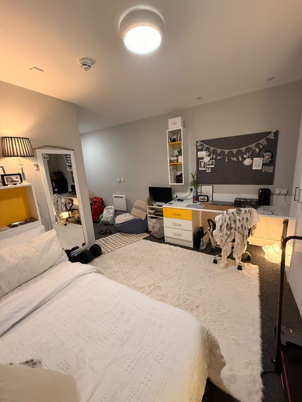 Room Steedman Street in Greater London