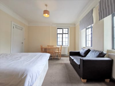 Flat Camden High Street in Greater London