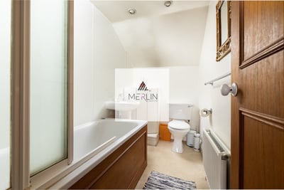 Flat Hazelmere Road in Greater London