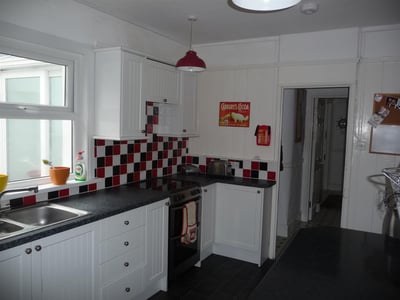 Room Westbury Road in Buckhurst Hill