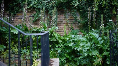 Flat Aintree Street in Greater London