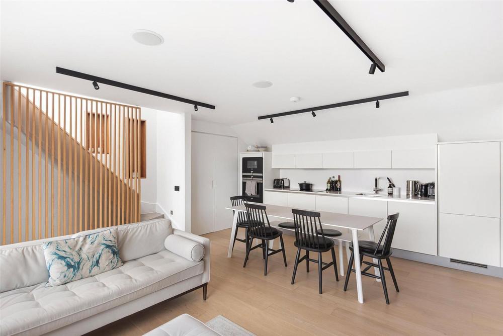 Flat Strand in City of Westminster