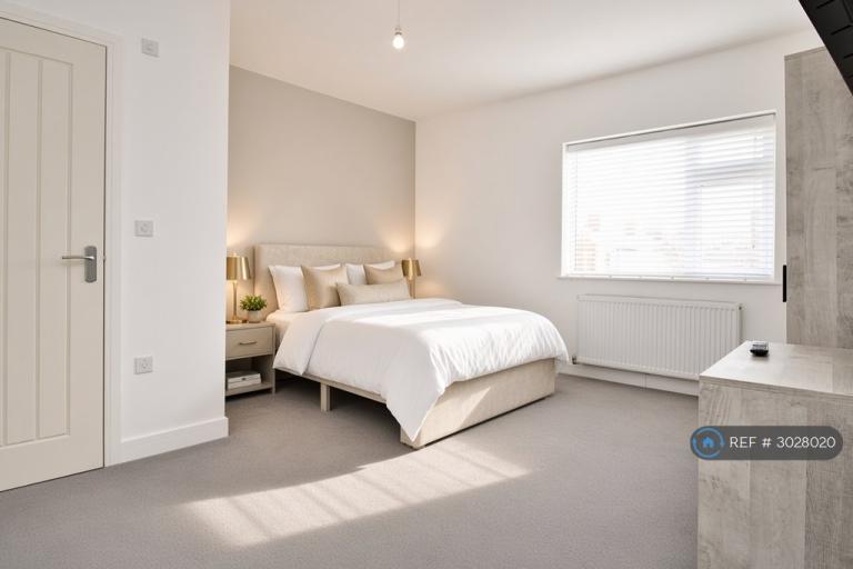 Room South Street in Rugby