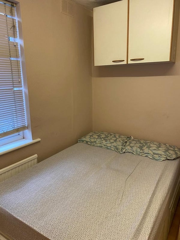 Flat Burlington Road in Greater London