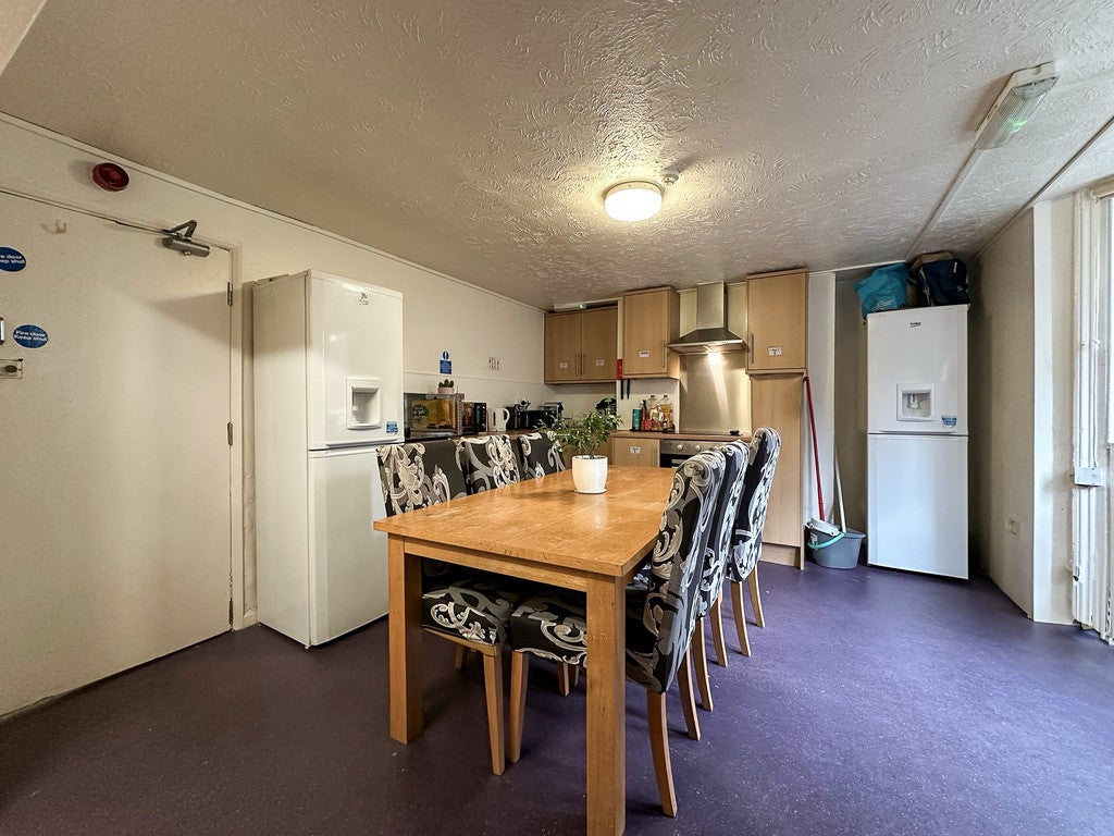 Room Hills Road in Cambridge