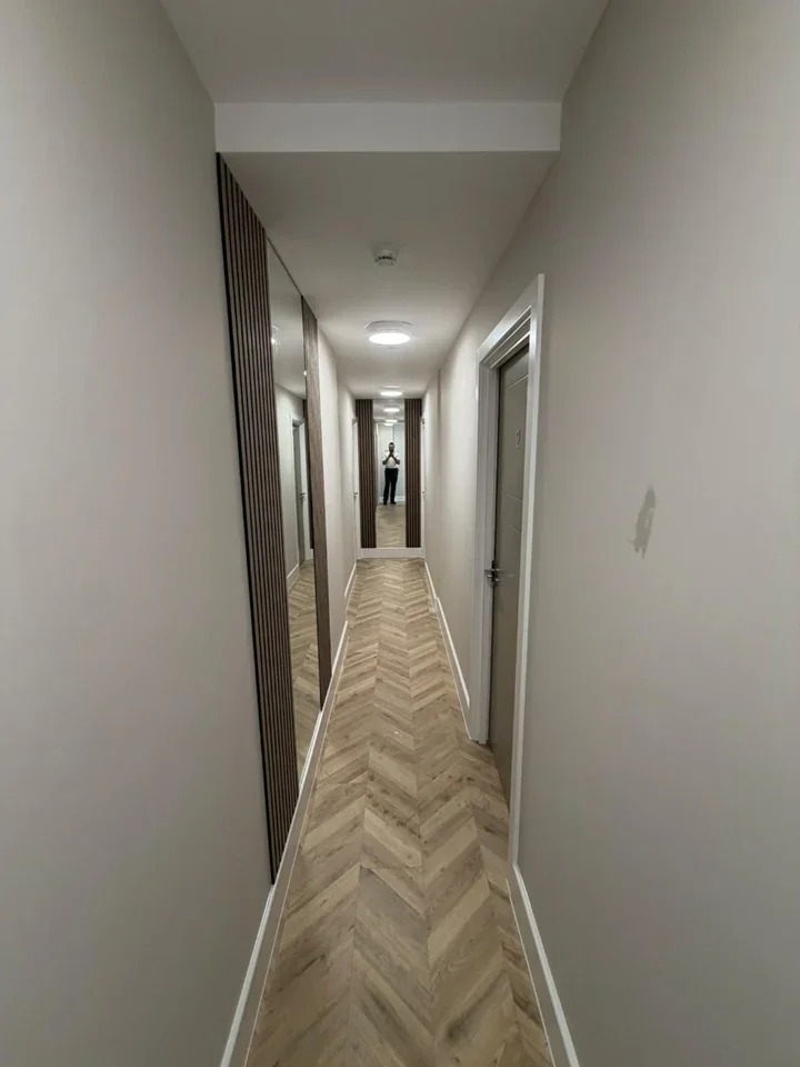 Flat Amberwood Rise in Greater London