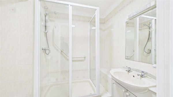 Flat Meredith Court in Cheshunt
