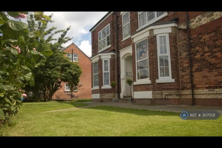 Flat Egerton Road in Manchester