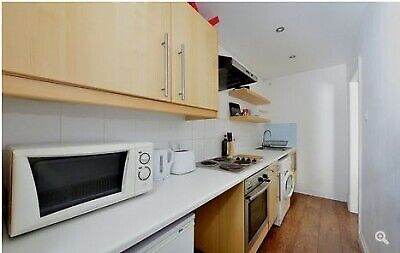 Flat Boyne Road in Greater London
