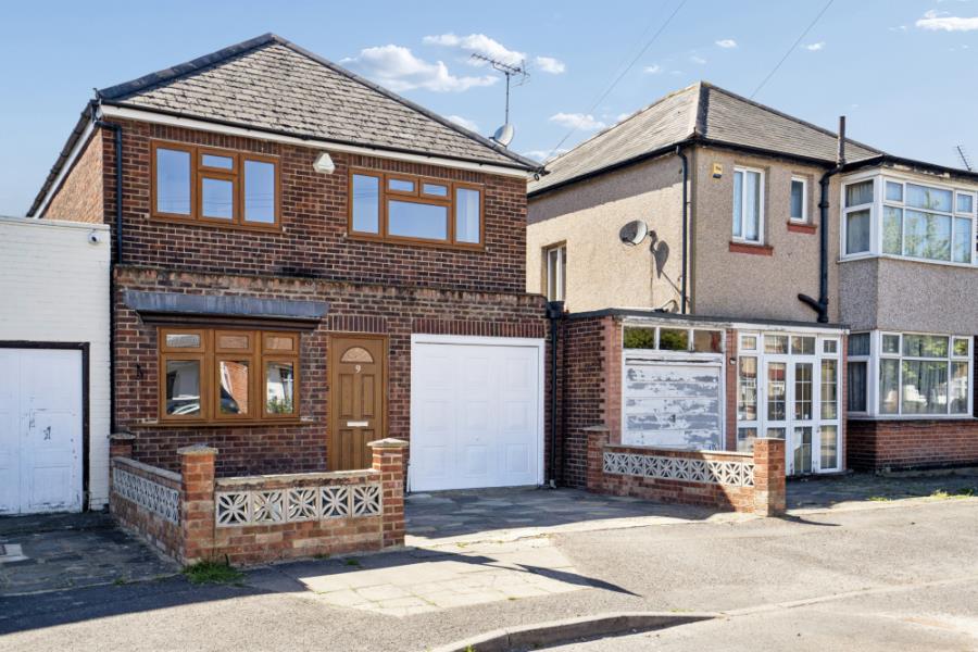 House Victor Road in Greater London