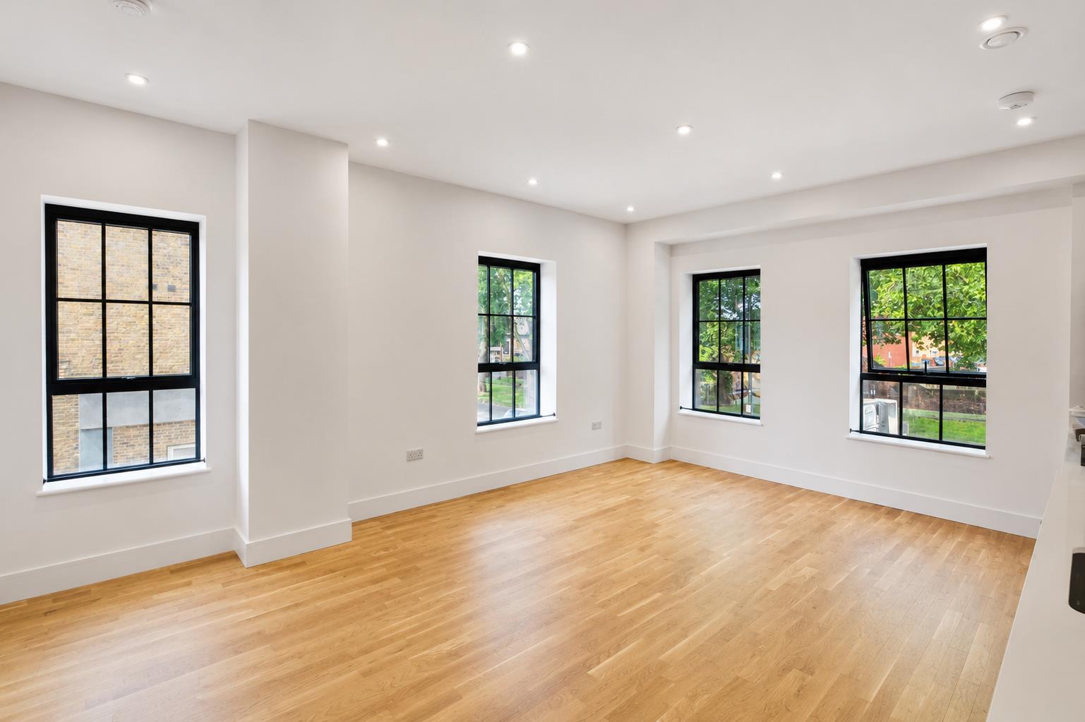 Flat Seven Sisters Road in Greater London