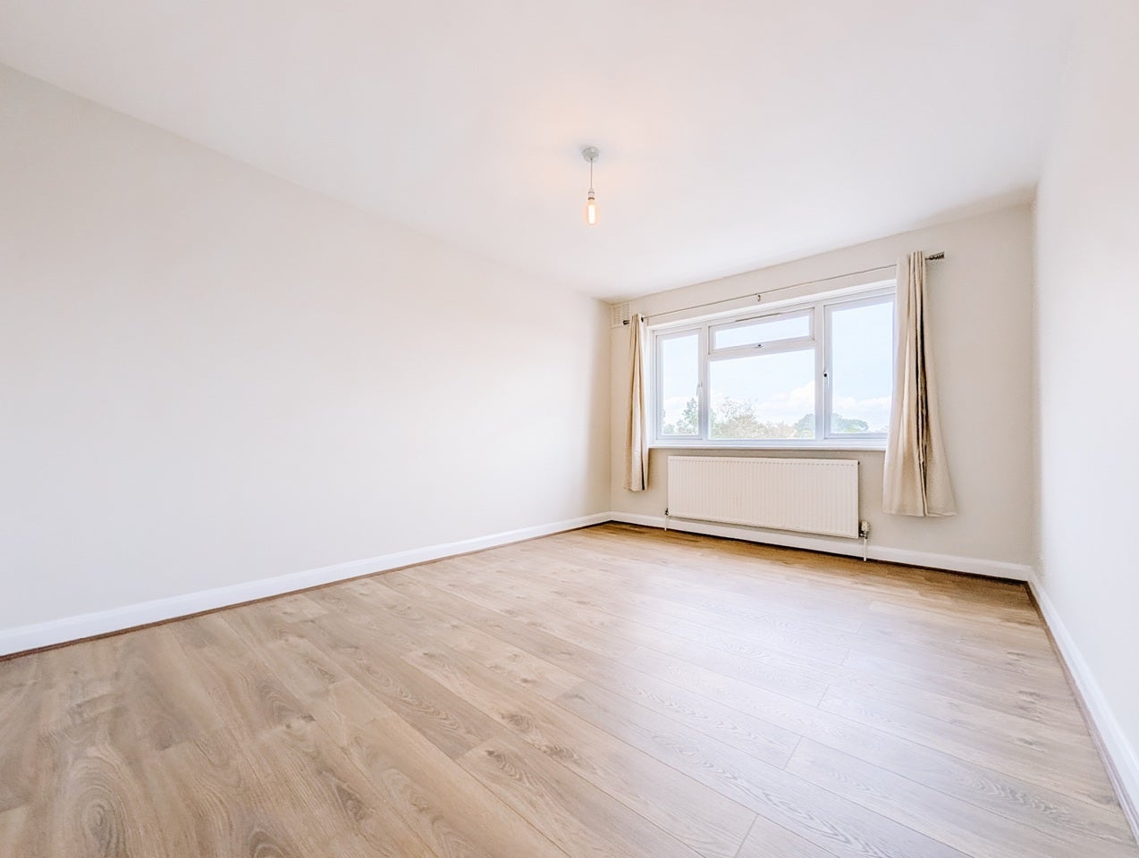 Flat Anerley Park in Greater London