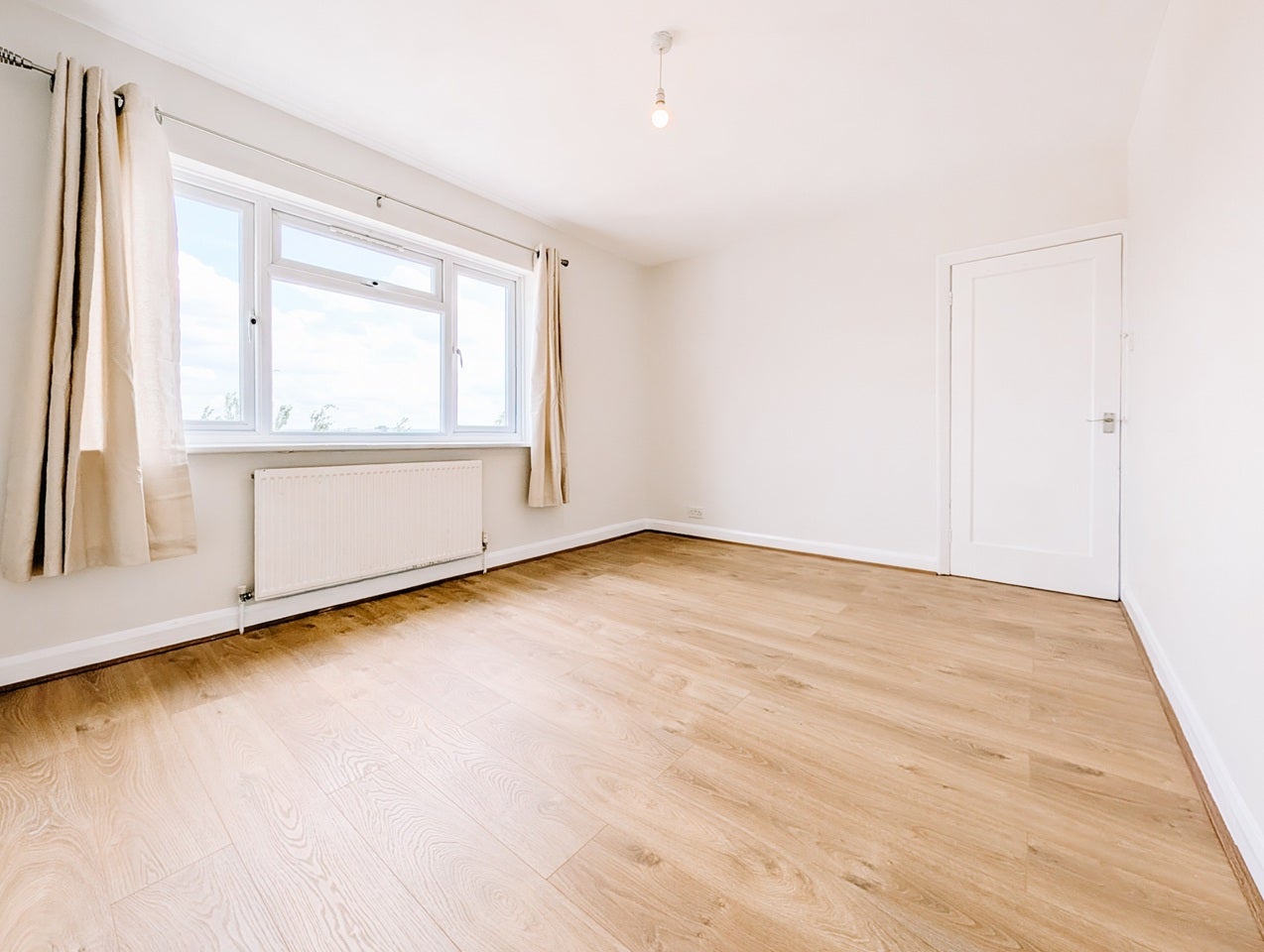Flat Anerley Park in Greater London