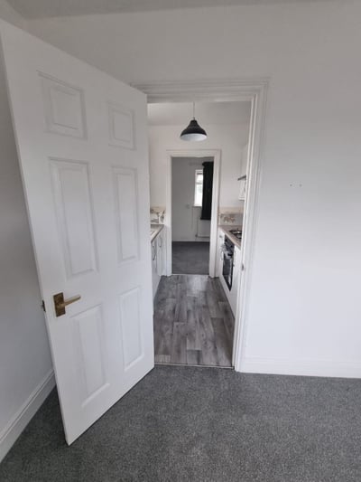 Flat Swaylands Road in Greater London