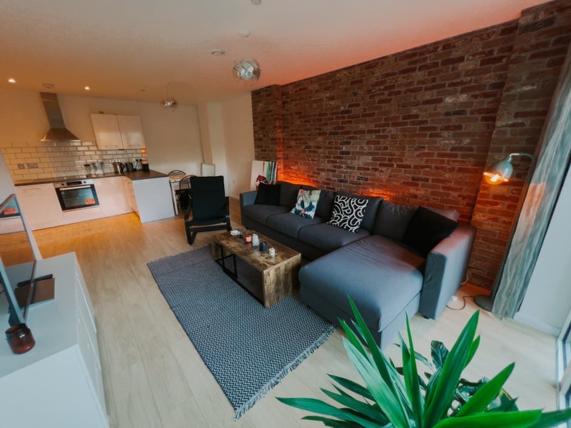 Room Juniper Drive in Greater London