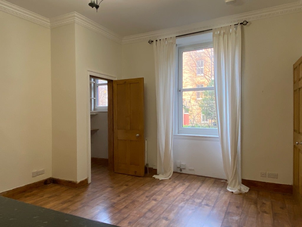 Flat Jordan Lane in City of Edinburgh