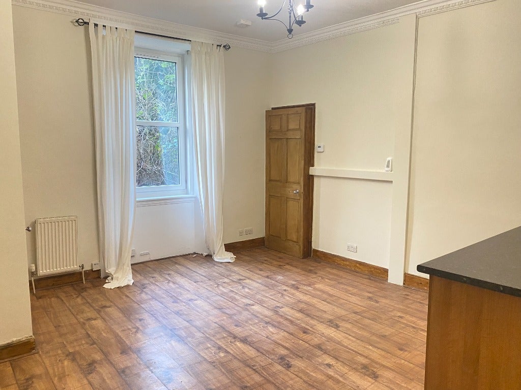 Flat Jordan Lane in City of Edinburgh