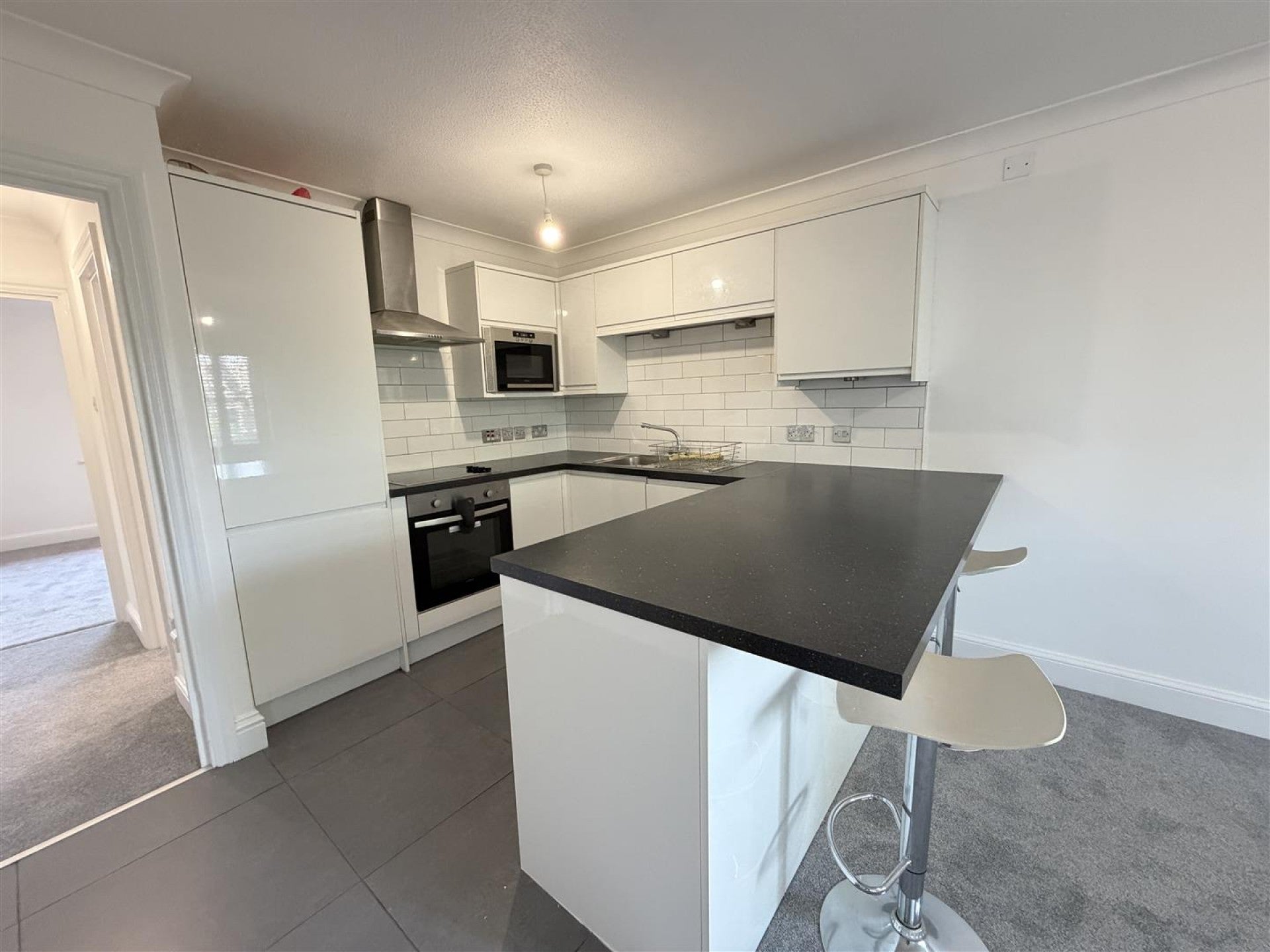 Flat Falmouth Avenue in Greater London