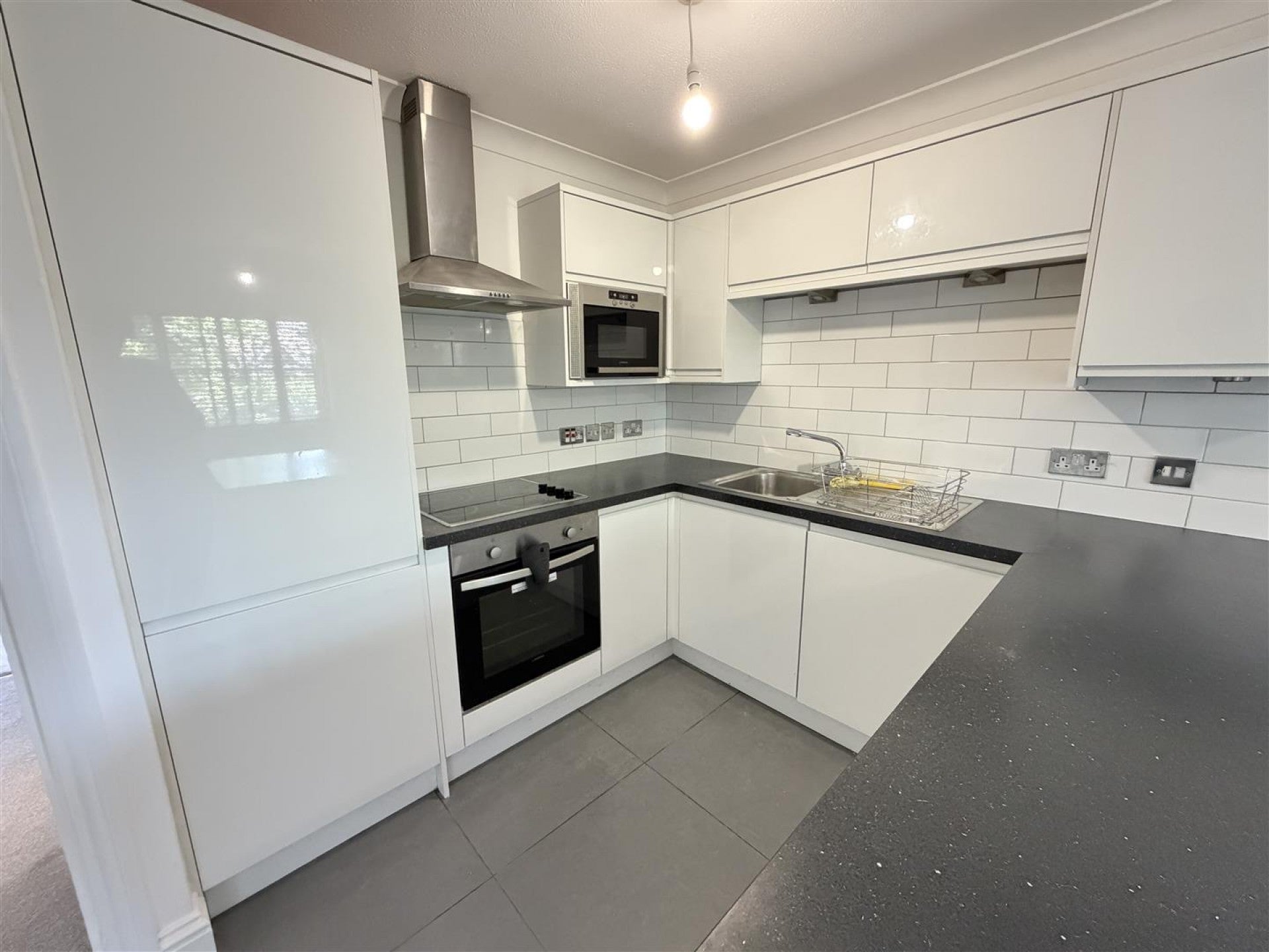 Flat Falmouth Avenue in Greater London