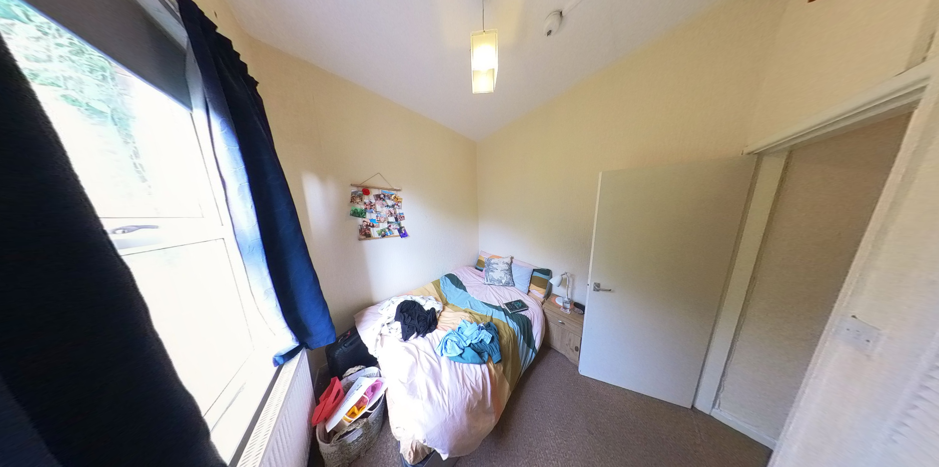 Flat Rosebank Road in Leeds
