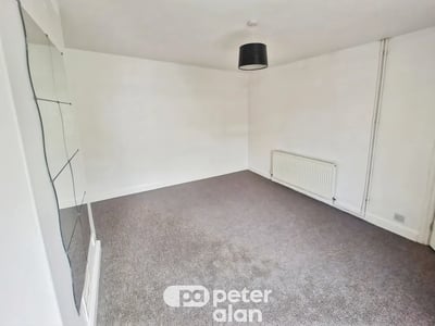 Flat Windsor Road in Pontypool