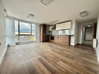 Flat The Green in Greater London