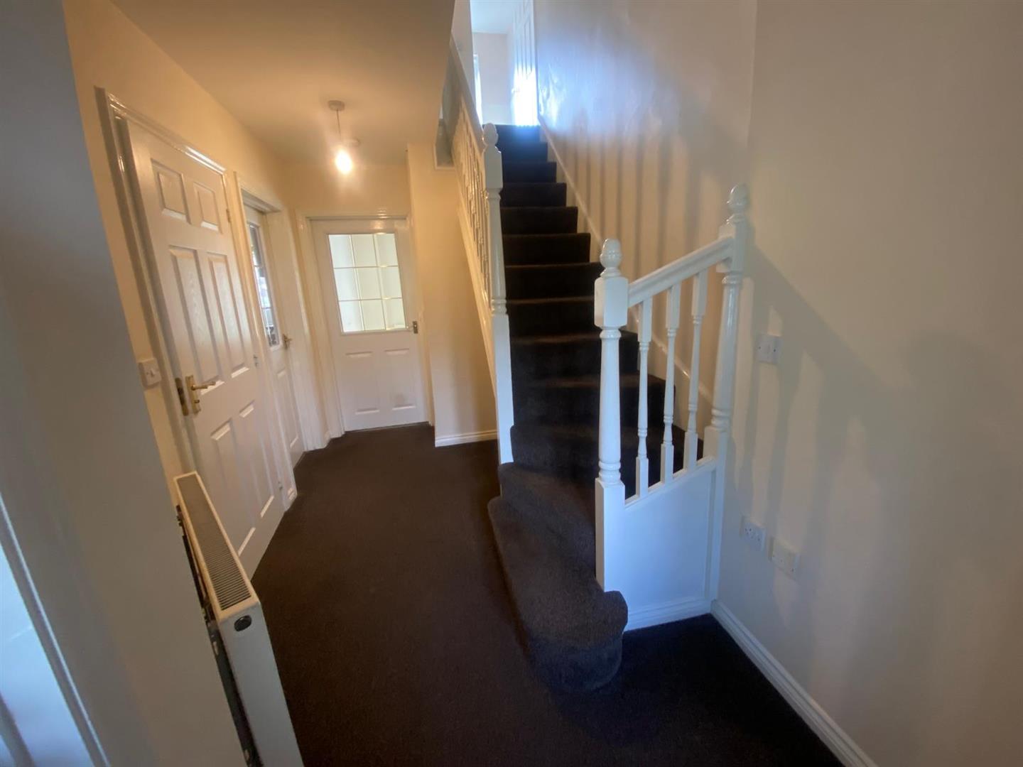 House Sailsbury Close in Cannock Chase