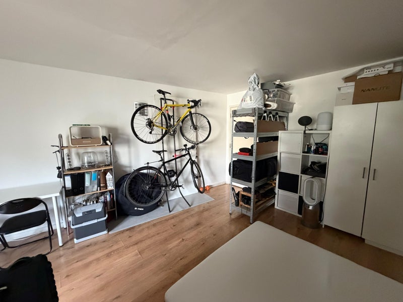 Room Blackwall Way in Greater London