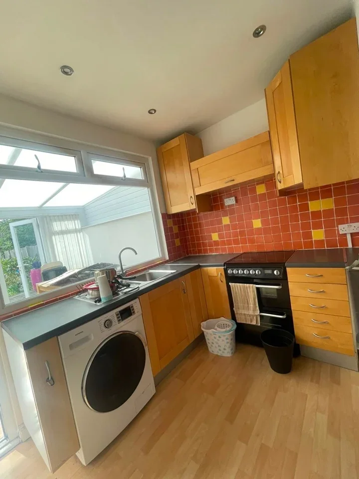 Flat Cameron Road in Greater London