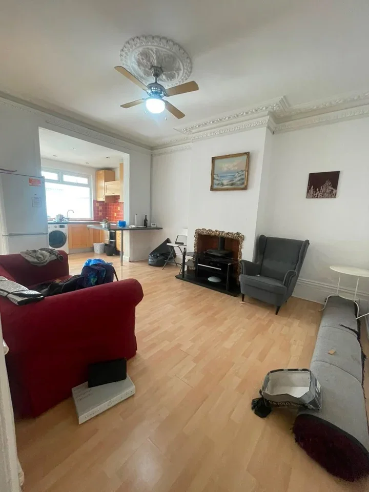 Flat Cameron Road in Greater London