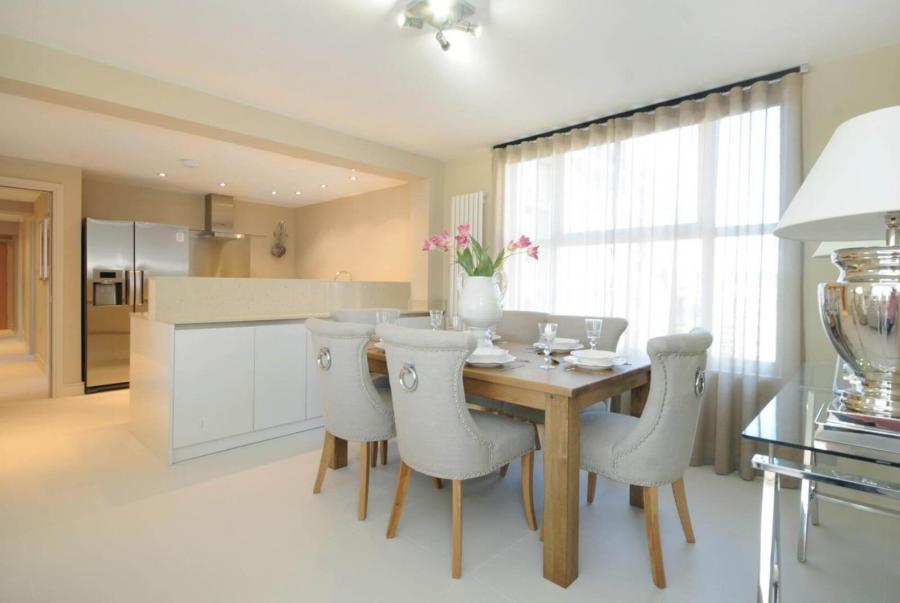 Flat Boydell Court in Greater London