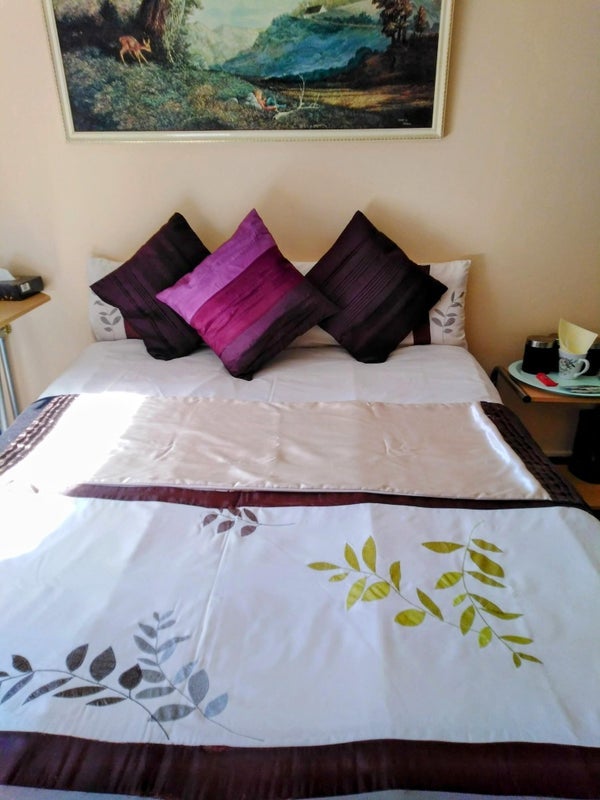 Room Finlay Drive in Glasgow