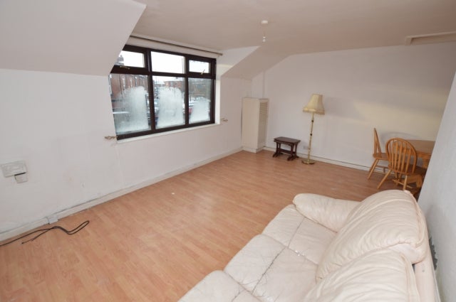 Flat Ormskirk Road in Wigan