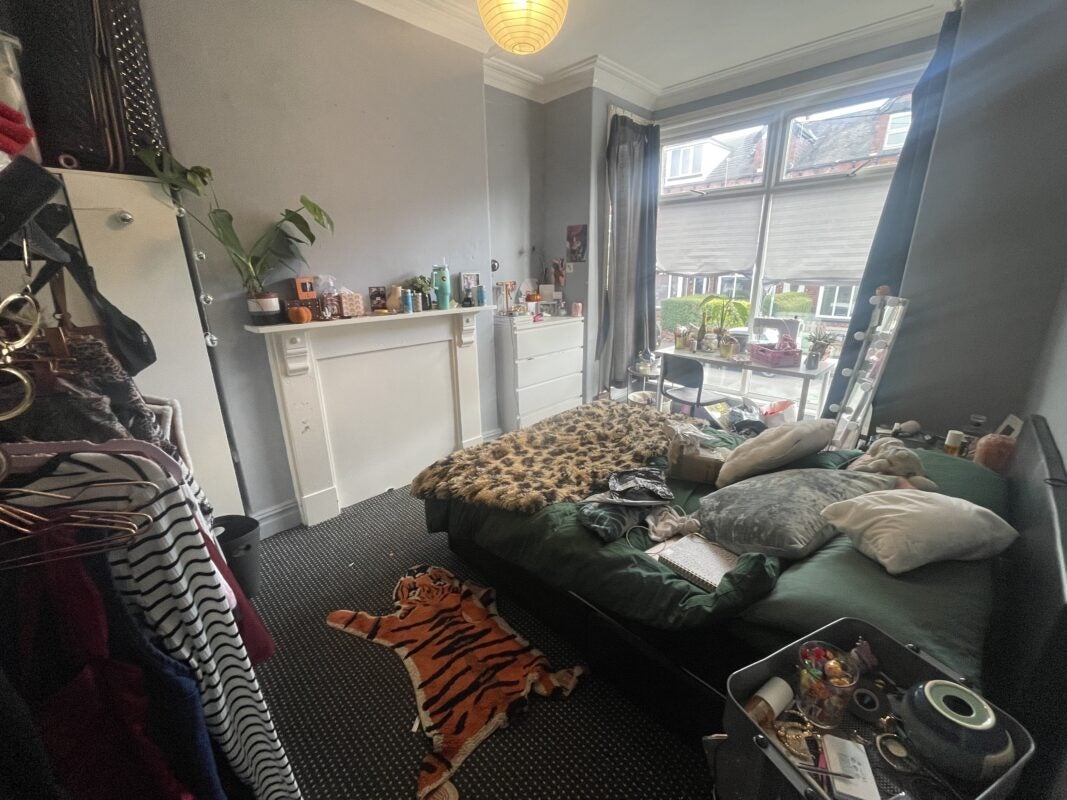 Flat Grimthorpe Terrace in Leeds