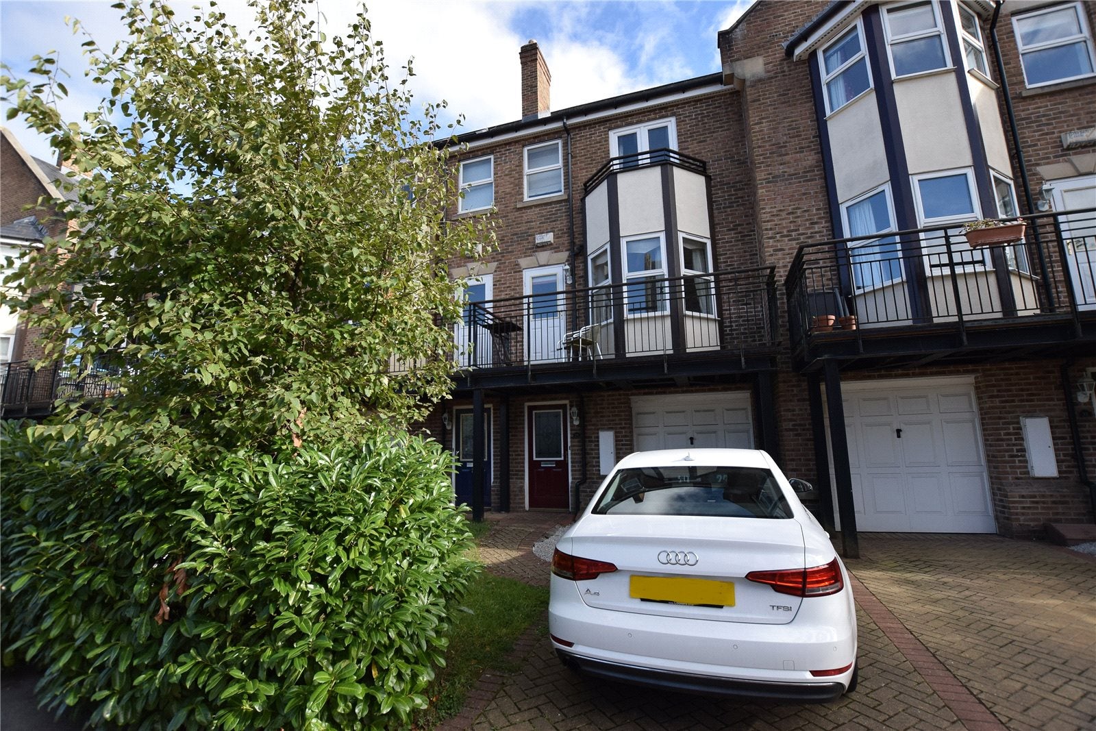 House Thornbury Avenue in Leeds