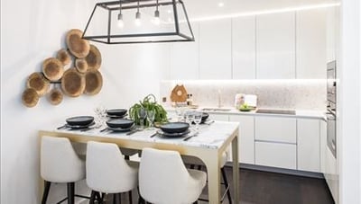 Flat Ponton Road in Greater London