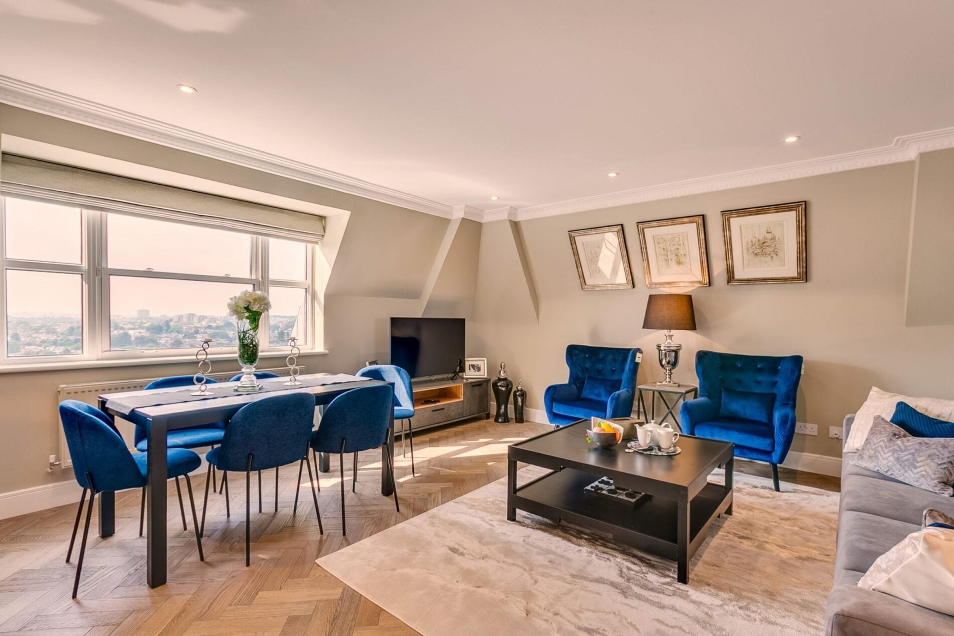 Flat Finchley Road in Greater London