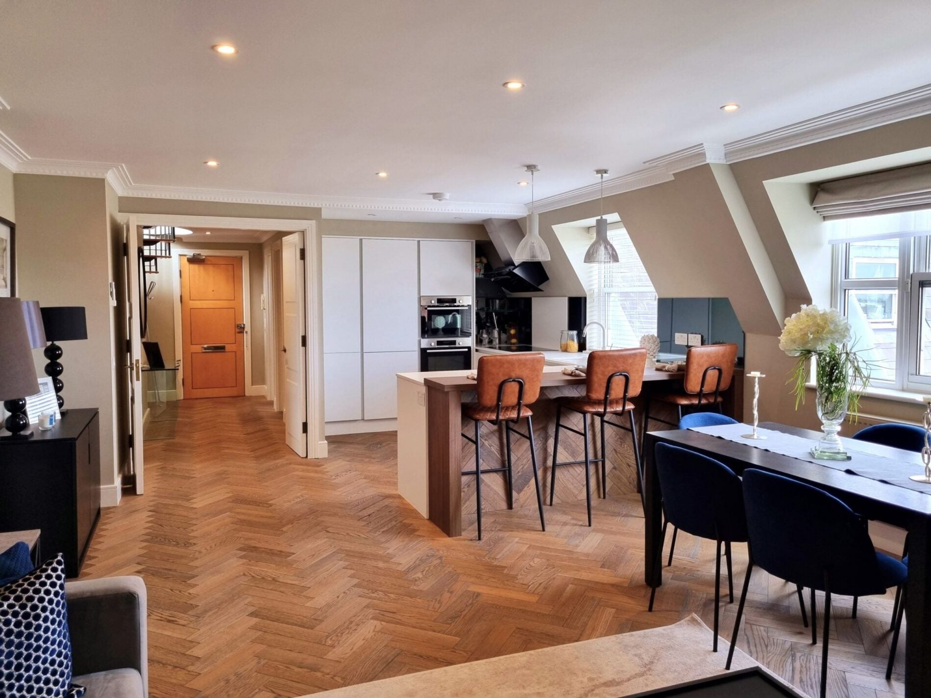 Flat Finchley Road in Greater London