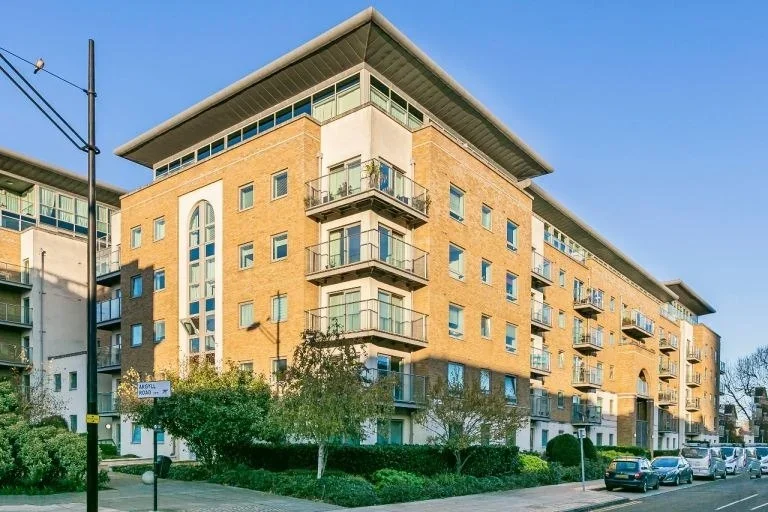 Flat Argyll Road in Greater London