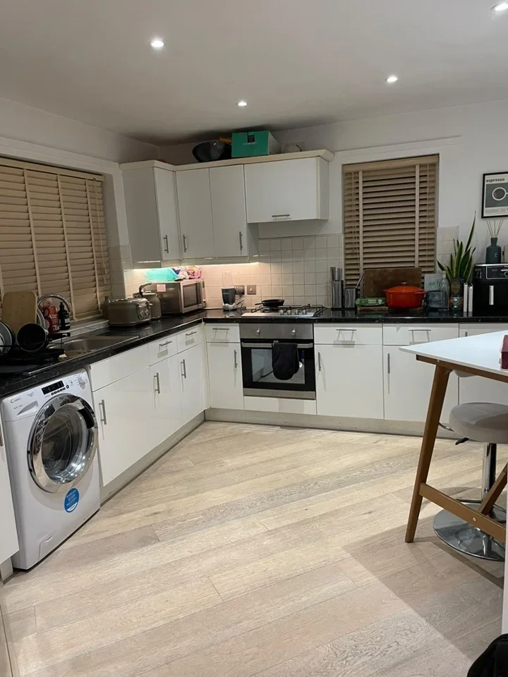 Room Simmons Drive in Greater London