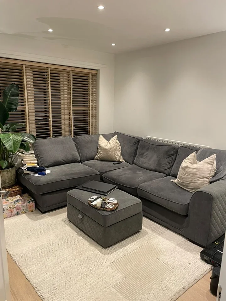 Room Simmons Drive in Greater London