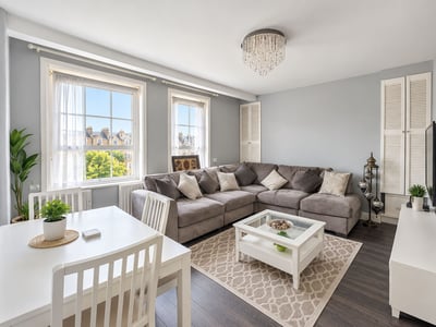 Flat Saltwell Street in Greater London