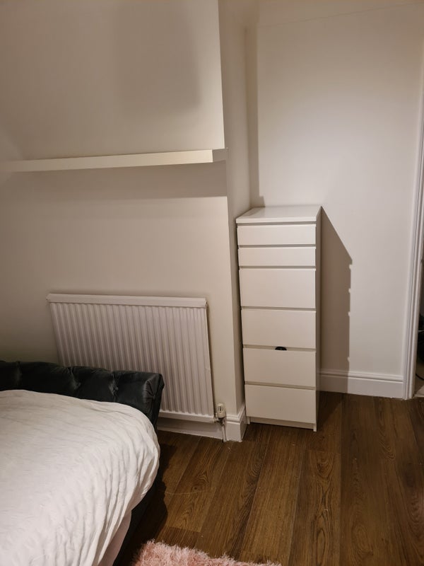 Room Passingham Avenue in Basildon