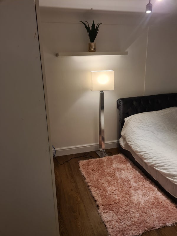 Room Passingham Avenue in Basildon
