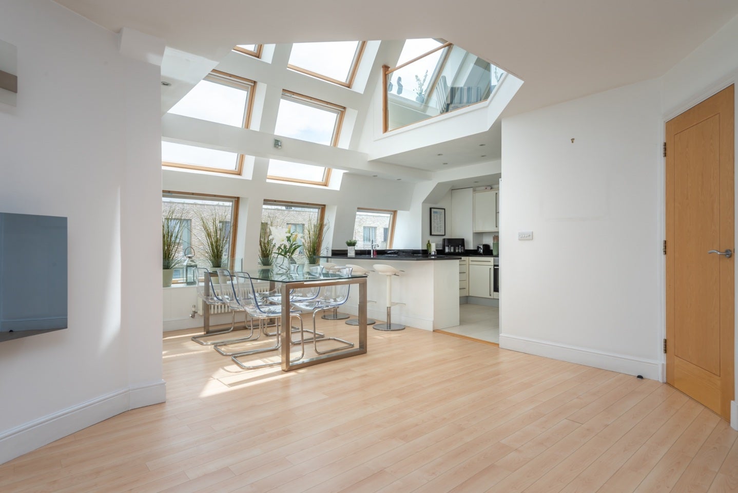 Flat Melfield Gardens in Greater London